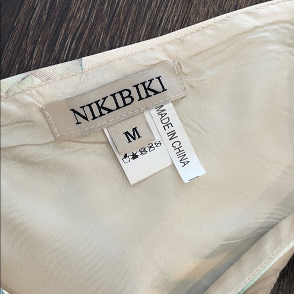 Women’s Dress - Picture 3 of 3